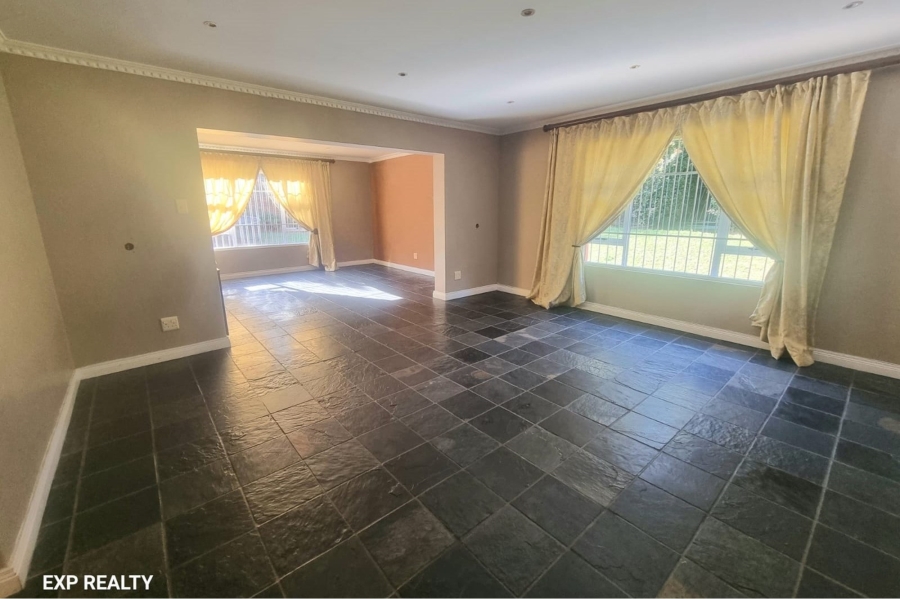 4 Bedroom Property for Sale in Beacon Bay Eastern Cape